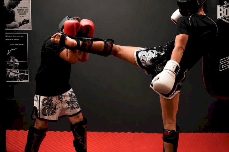 KICKBOXING (DOSPĚLÍ) SERHII